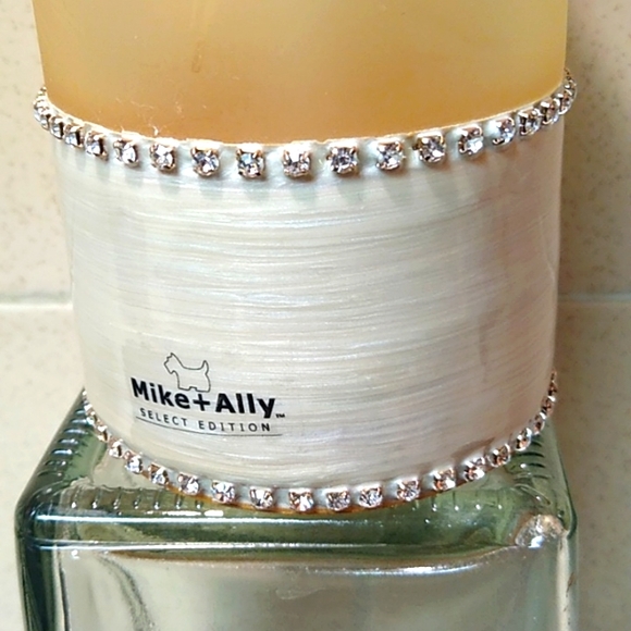 Mike + Ally Select Edition Audrey Moonglow Lotion Pump Dispenser w/ rhinestones - Picture 4 of 6
